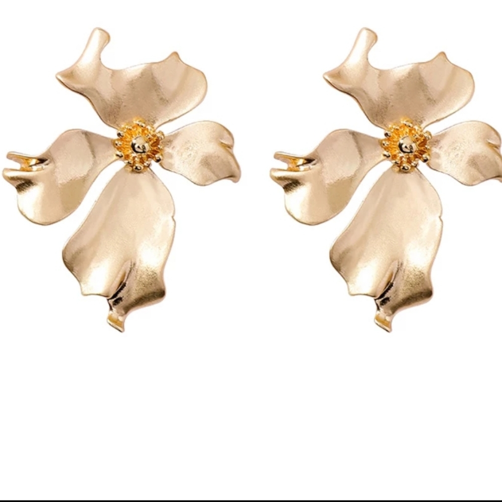 ♡Amelie♡ Gold Flower Earrings - Picture 3 of 4